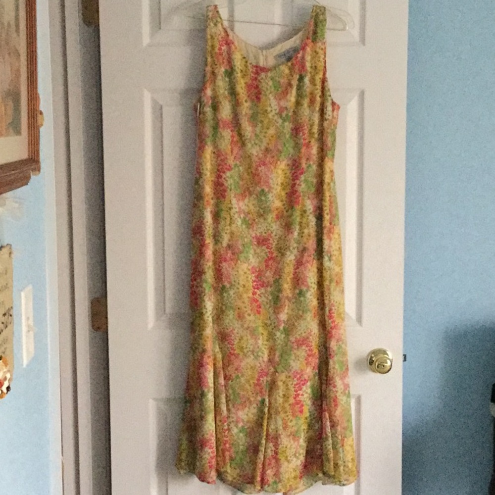 Dress - Picture 2 of 5
